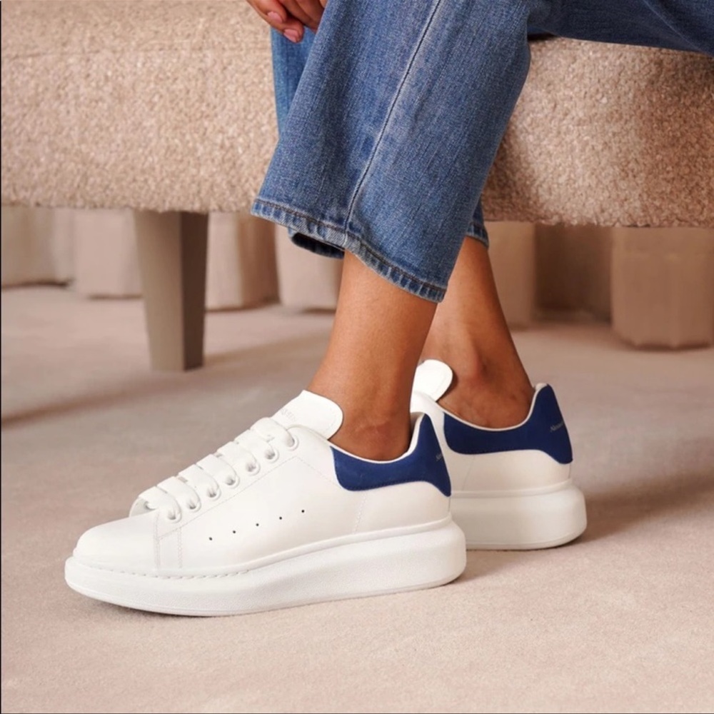 Alexander McQueen Oversized White Paris Blue
Sneakers Shoes
